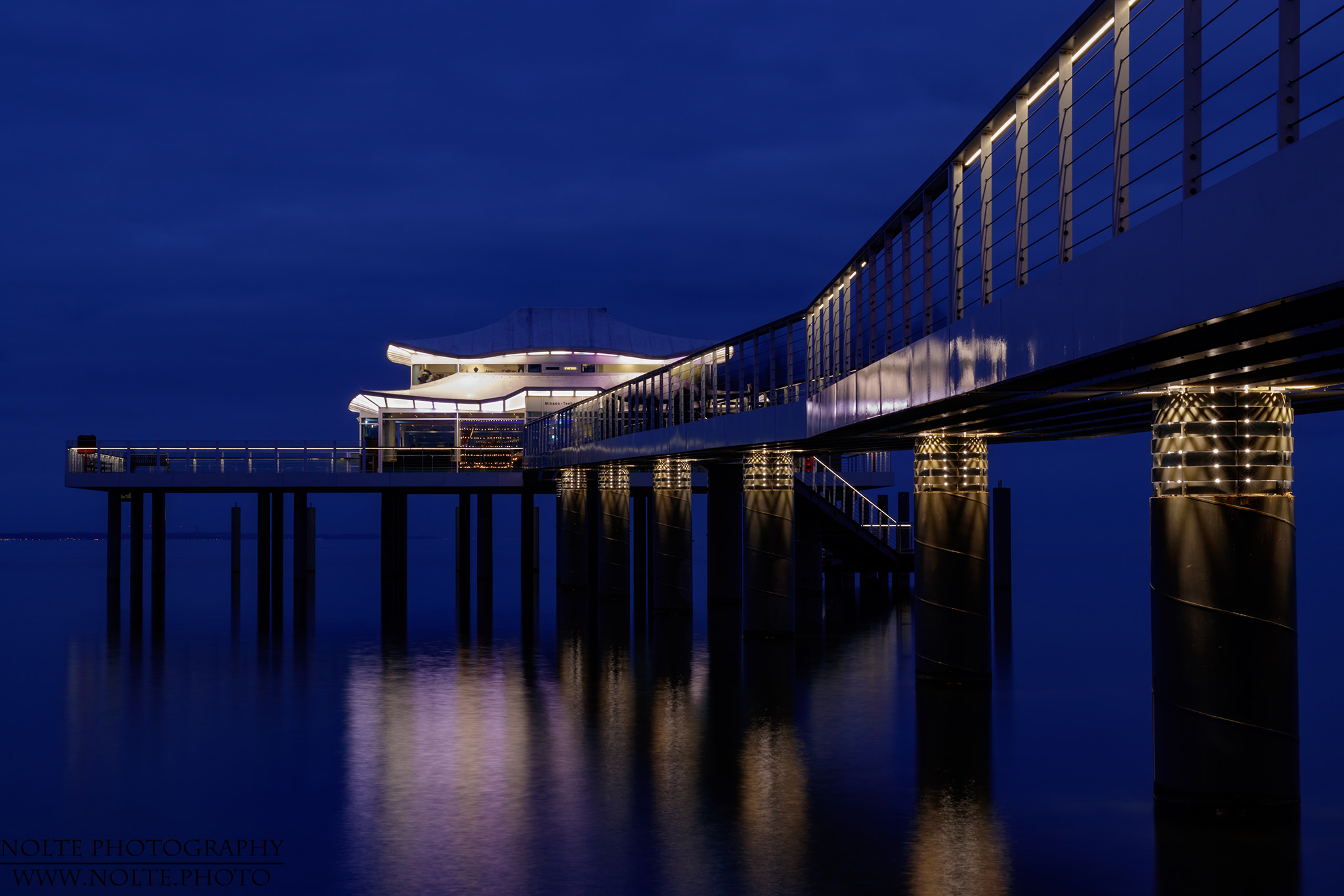 Der Steg zum Teehaus